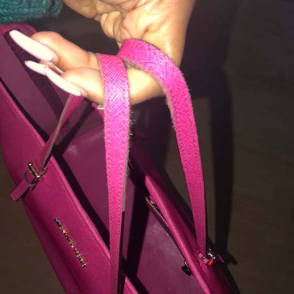 Micheal Kors Tote Bag - Picture 7 of 7